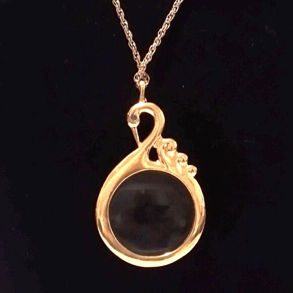 Vintage Avon Swan Magnifying Glass Pendant Necklace - Picture 1 of 7